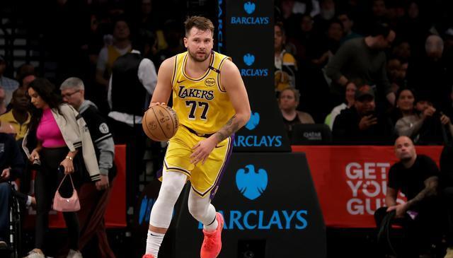 巴特勒半场, 来看一下今, 库里 巴特勒半场, 来看一下今, 库里